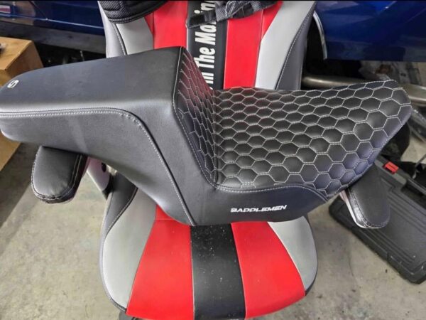 Saddlemen Step-Up HC Honeycomb seat underside label and mounting hardware