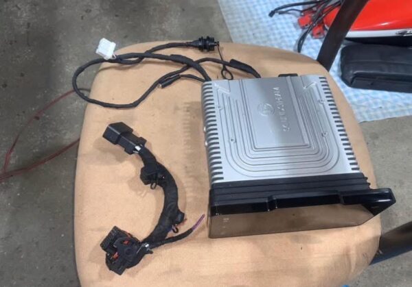 Soundstream Reserve HDHU.9813SG Head Unit for 1998-2013 Harley-Davidson Street Glide