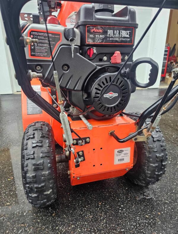 Ariens Deluxe 28 Two-Stage Snow Blower | 250cc Briggs & Stratton