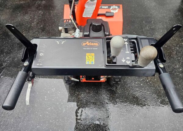 Ariens Deluxe 28 Two-Stage Snow Blower | 250cc Briggs & Stratton