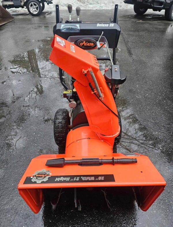 Ariens Deluxe 28 Two-Stage Snow Blower | 250cc Briggs & Stratton